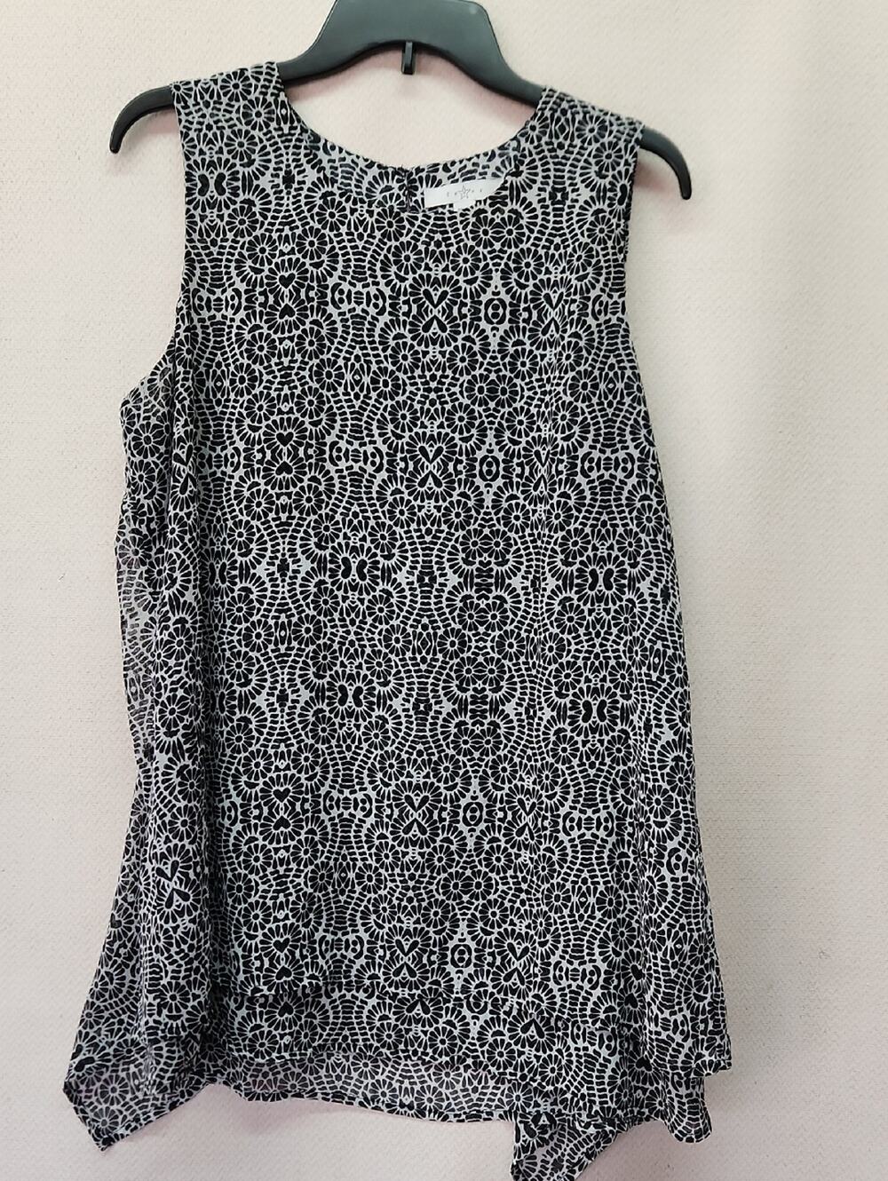 Fever Black and White Floral Print Sleeveless Top